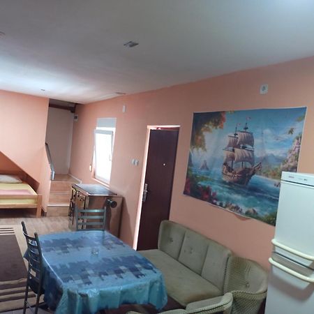 Red Apartman เทรบินเย ภายนอก รูปภาพ
