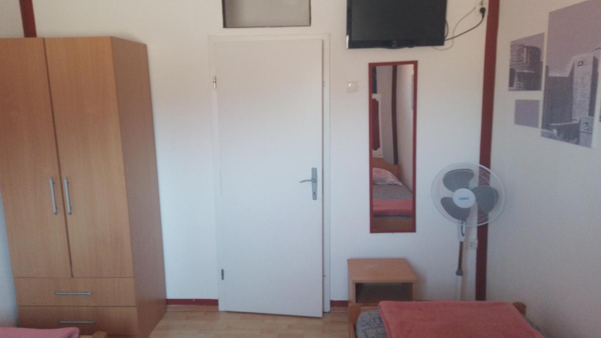 Red Apartman เทรบินเย ภายนอก รูปภาพ