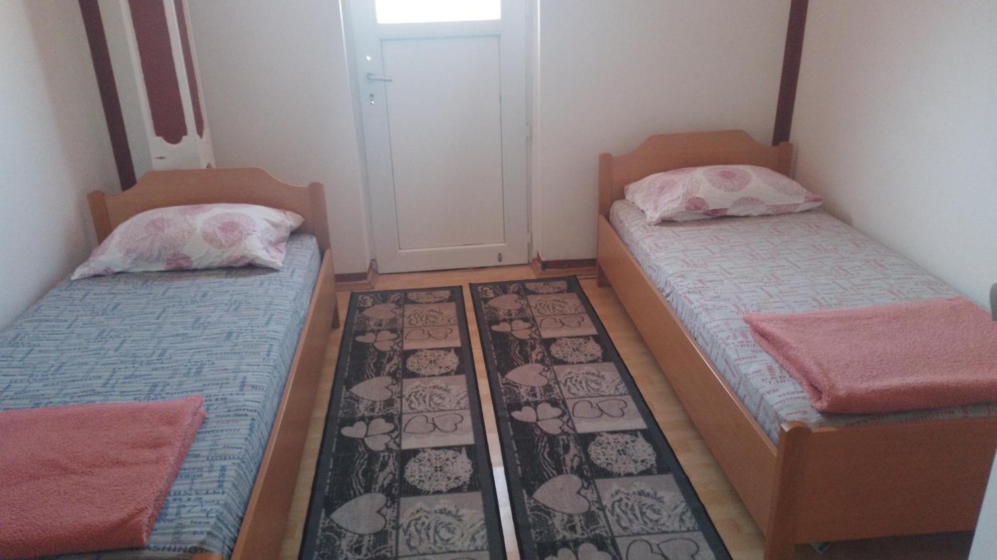 Red Apartman เทรบินเย ภายนอก รูปภาพ