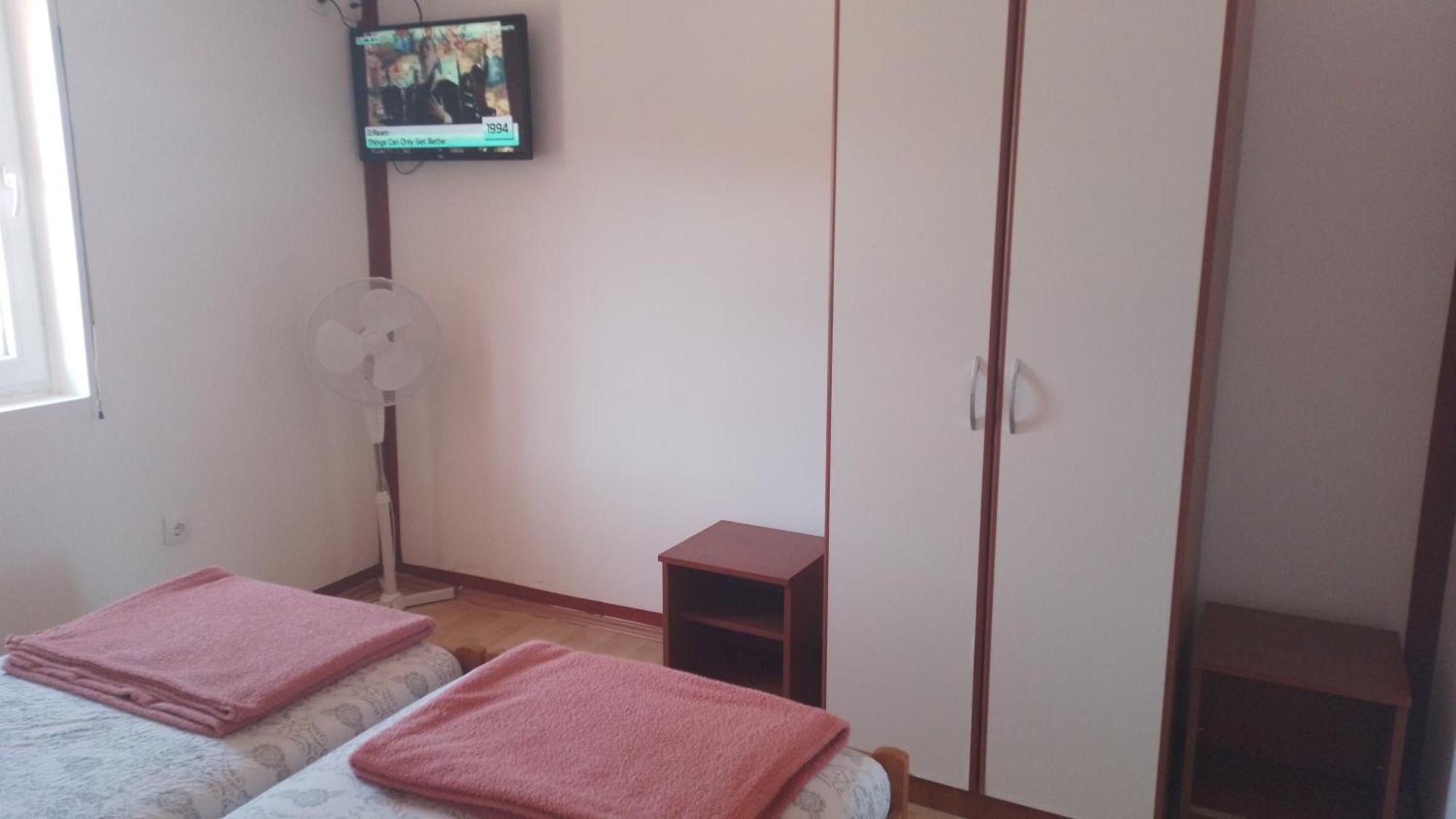 Red Apartman เทรบินเย ภายนอก รูปภาพ