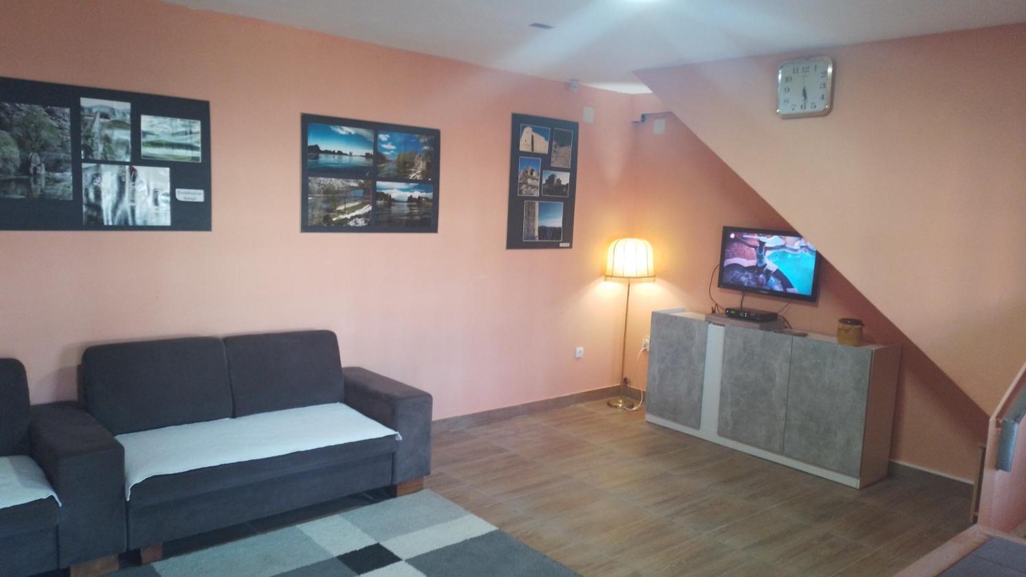 Red Apartman เทรบินเย ภายนอก รูปภาพ