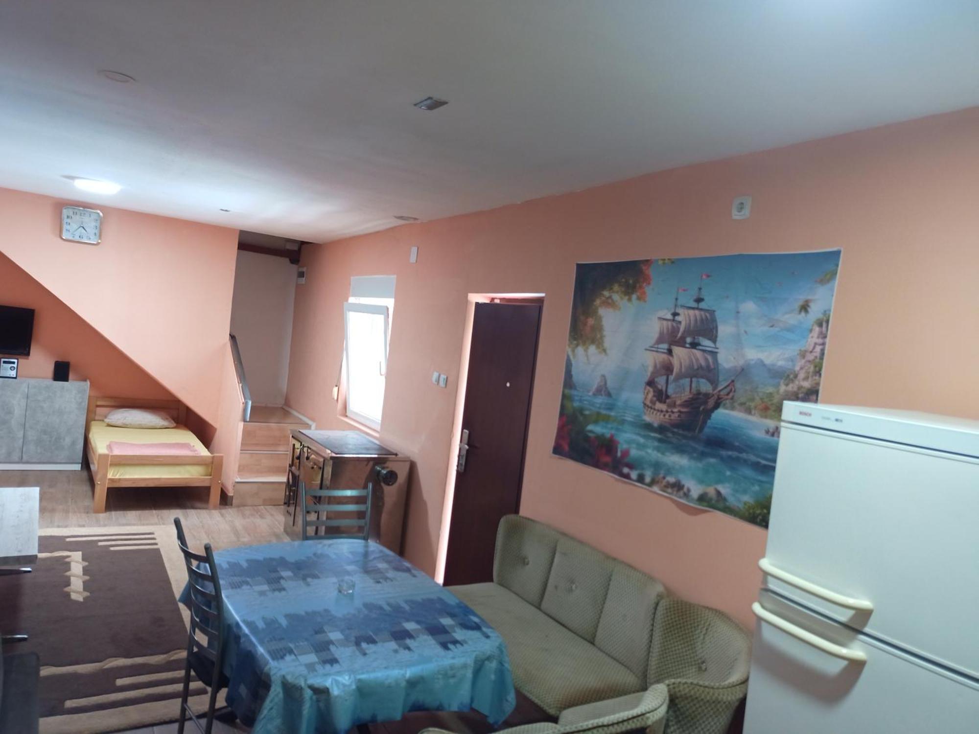 Red Apartman เทรบินเย ภายนอก รูปภาพ